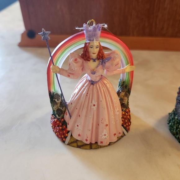 Set of 12 Wizard of Oz ornaments with Certificate of Authenticity - Picture 11 of 16